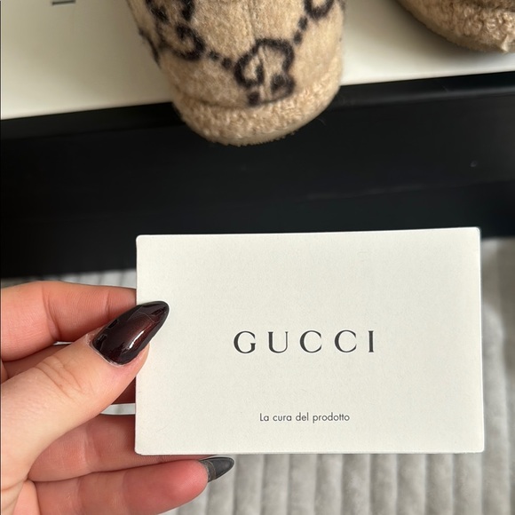 Gucci Beige Loafers - Picture 5 of 6